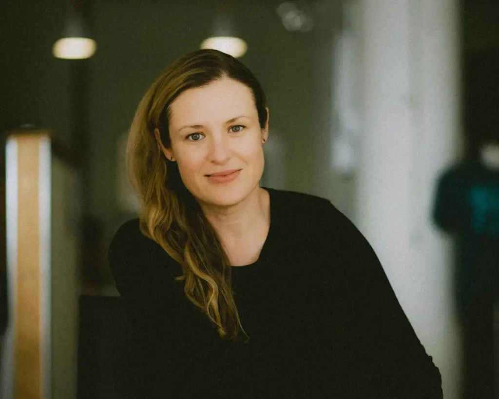 Frau mit offenem Blick als Symbolbild für das Mental Load Coaching